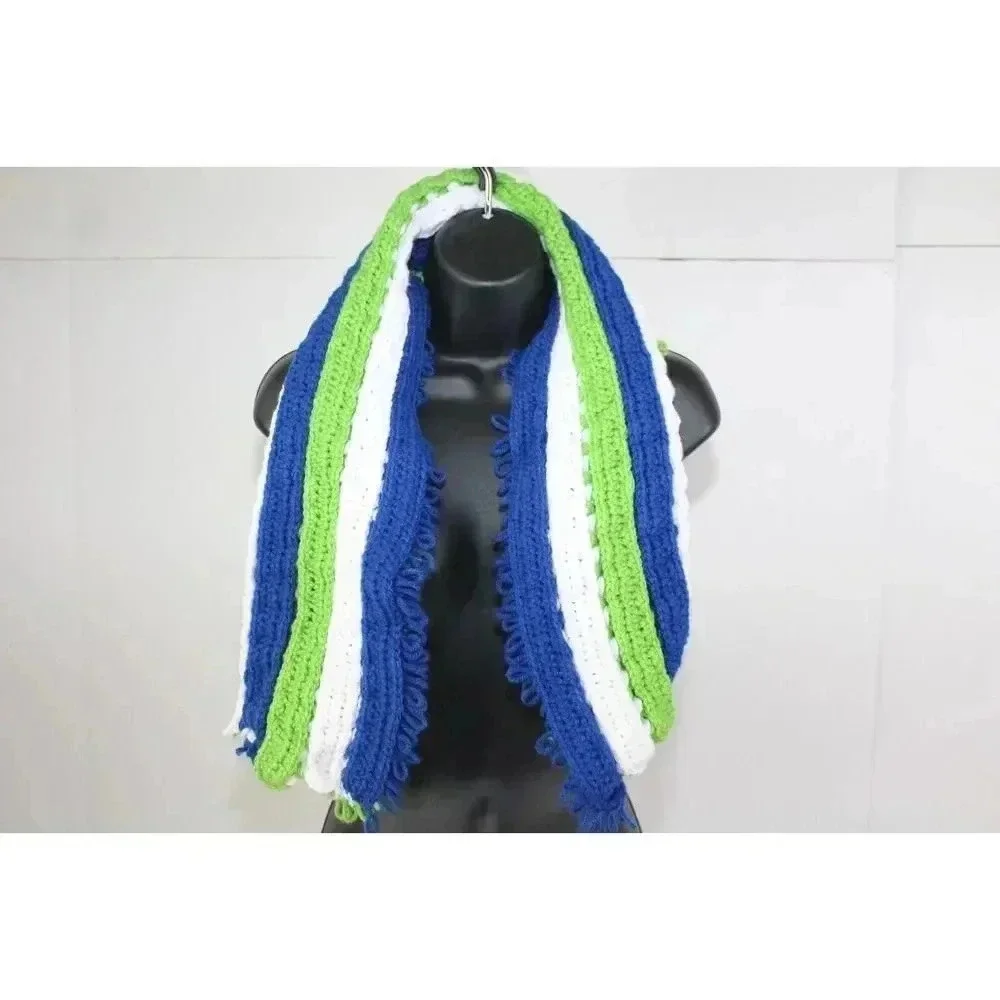 ladies hand made knit scarf